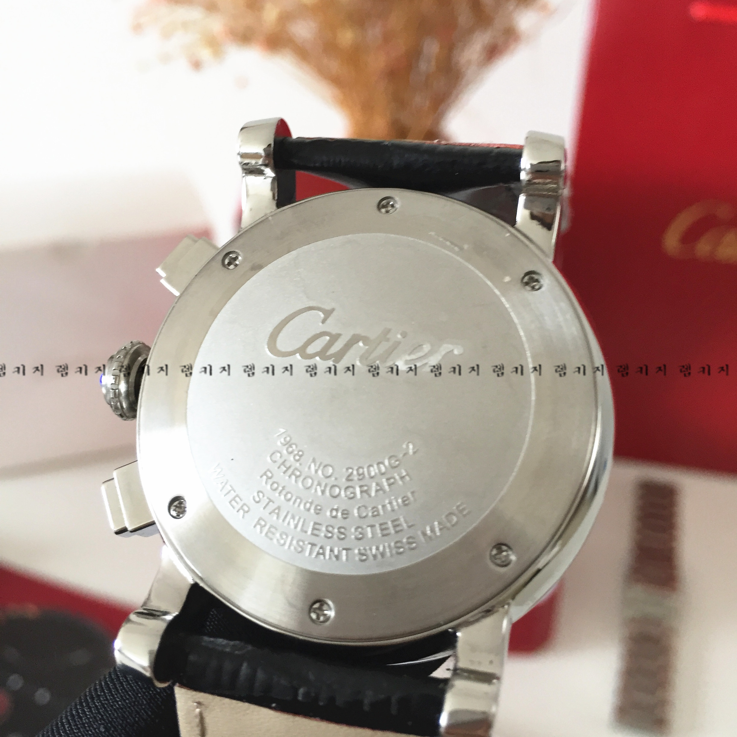 까르띠에 로통드 크로노그래프 가죽시계